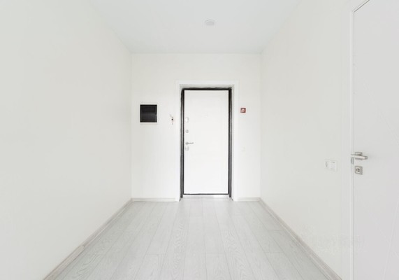 Продам двухкомнатную (2-комн.) квартиру, Поляны ул, 5, Москва г