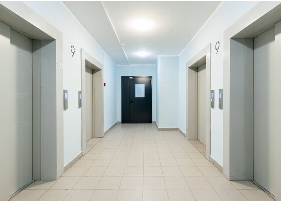 Продам двухкомнатную (2-комн.) квартиру, Поляны ул, 5, Москва г