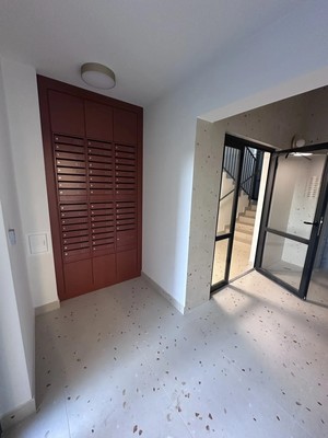 Продам трехкомнатную (3-комн.) квартиру, Старшины Дадаева ул, 55к2, Калининград г