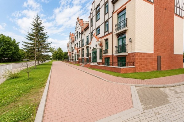 Продам двухкомнатную (2-комн.) квартиру, Дачная ул, 8, Калининград г
