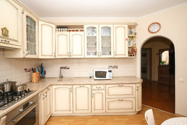 Продам двухкомнатную (2-комн.) квартиру, Колхозная ул, 13, Калининград г