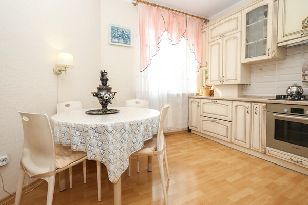 Продам двухкомнатную (2-комн.) квартиру, Колхозная ул, 13, Калининград г