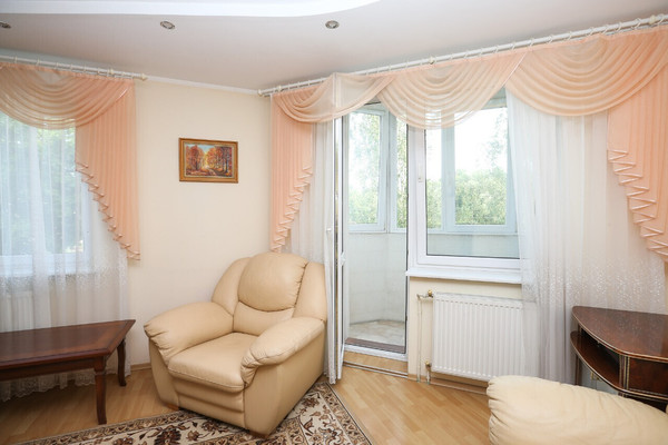 Продам двухкомнатную (2-комн.) квартиру, Колхозная ул, 13, Калининград г