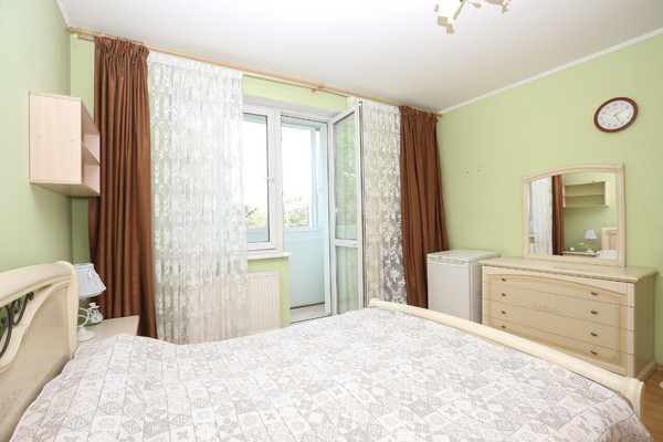 Продам двухкомнатную (2-комн.) квартиру, Колхозная ул, 13, Калининград г