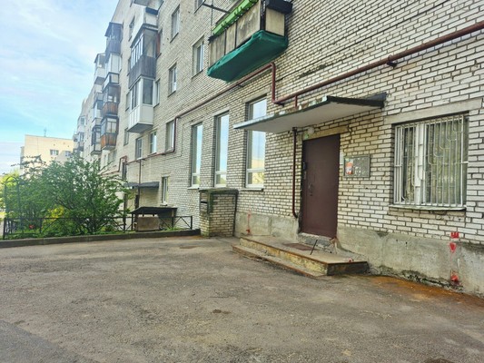 Продам однокомнатную (1-комн.) квартиру, Орловская ул, 2А, Стрельна п