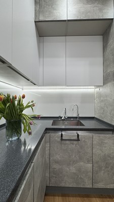Продам трехкомнатную (3-комн.) квартиру, Херсонская ул, 43, Москва г