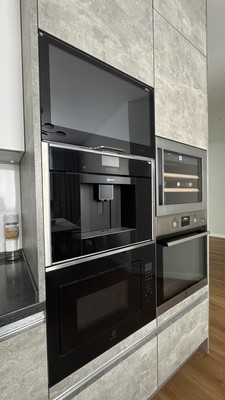 Продам трехкомнатную (3-комн.) квартиру, Херсонская ул, 43, Москва г