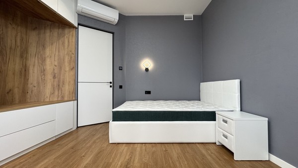 Продам трехкомнатную (3-комн.) квартиру, Херсонская ул, 43, Москва г