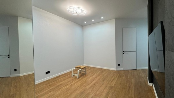 Продам трехкомнатную (3-комн.) квартиру, Херсонская ул, 43, Москва г