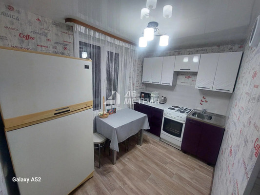 Продам двухкомнатную (2-комн.) квартиру, Мира пр-кт, 373а, Южно-Сахалинск г