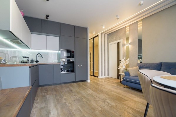 Продам трехкомнатную (3-комн.) квартиру, Красный пр-кт, 313, Новосибирск г