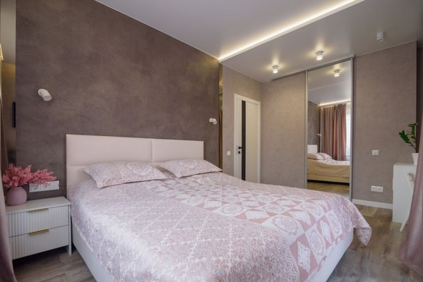 Продам трехкомнатную (3-комн.) квартиру, Красный пр-кт, 313, Новосибирск г
