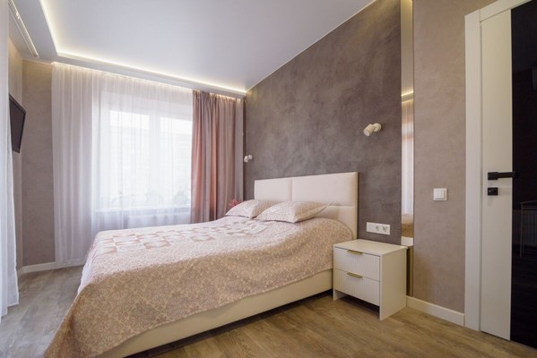 Продам трехкомнатную (3-комн.) квартиру, Красный пр-кт, 313, Новосибирск г