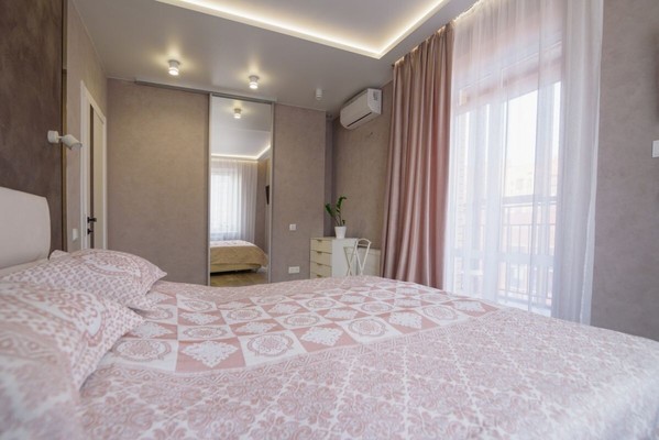 Продам трехкомнатную (3-комн.) квартиру, Красный пр-кт, 313, Новосибирск г