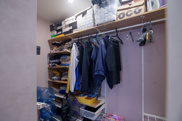 Продам трехкомнатную (3-комн.) квартиру, Красный пр-кт, 313, Новосибирск г