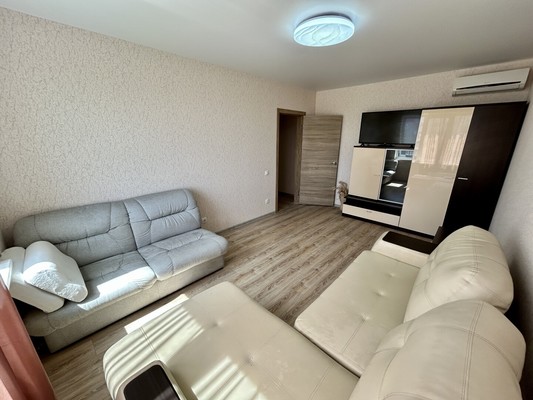 Продам двухкомнатную (2-комн.) квартиру, Магистральная ул, 11, Отрадное п
