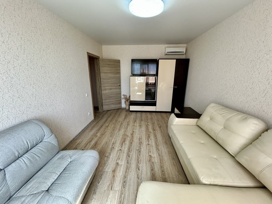 Продам двухкомнатную (2-комн.) квартиру, Магистральная ул, 11, Отрадное п