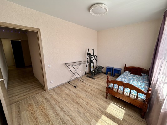 Продам двухкомнатную (2-комн.) квартиру, Магистральная ул, 11, Отрадное п