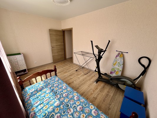 Продам двухкомнатную (2-комн.) квартиру, Магистральная ул, 11, Отрадное п