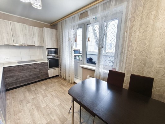 Продам многокомнатную квартиру, Ольховая ул, 12, Красноярск г