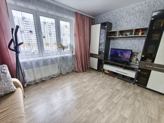 Продам многокомнатную квартиру, Ольховая ул, 12, Красноярск г