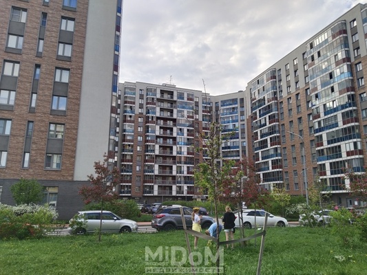 Продам однокомнатную (1-комн.) квартиру, Петровский б-р, 27, Бугры п