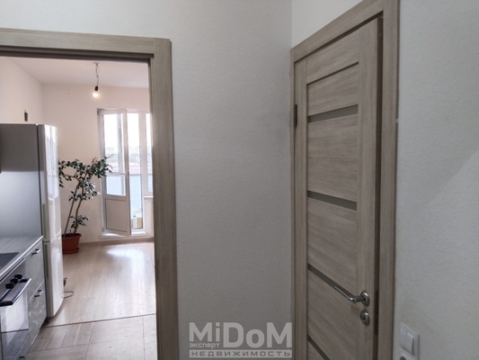 Продам однокомнатную (1-комн.) квартиру, Петровский б-р, 27, Бугры п