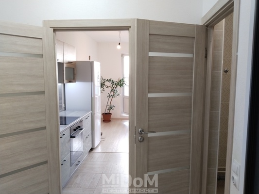 Продам однокомнатную (1-комн.) квартиру, Петровский б-р, 27, Бугры п