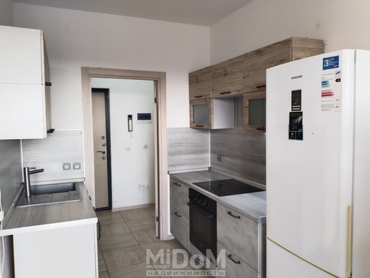 Продам однокомнатную (1-комн.) квартиру, Петровский б-р, 27, Бугры п
