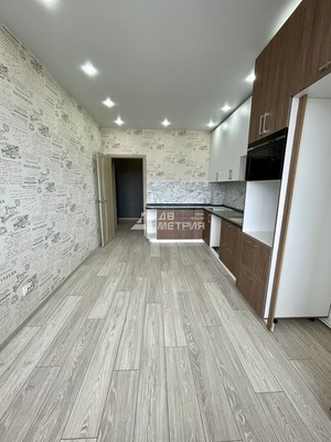 Продам трехкомнатную (3-комн.) квартиру, Байкальская ул, 1, Южно-Сахалинск г