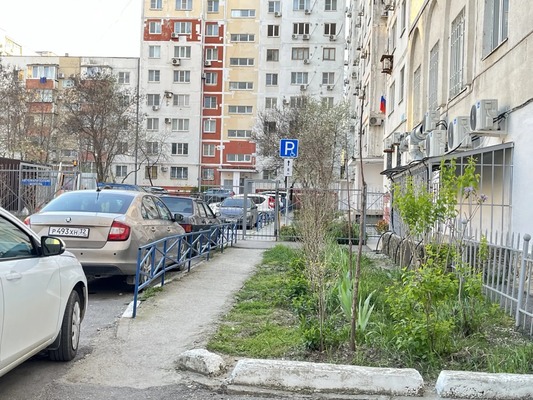 Продам трехкомнатную (3-комн.) квартиру, Дзержинского пр-кт, 198, Новороссийск г