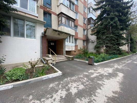 Продам трехкомнатную (3-комн.) квартиру, Беспалова ул, 47А, Симферополь г