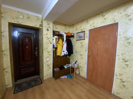 Продам трехкомнатную (3-комн.) квартиру, Беспалова ул, 47А, Симферополь г