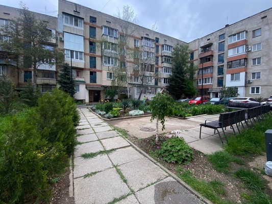 Продам трехкомнатную (3-комн.) квартиру, Беспалова ул, 47А, Симферополь г