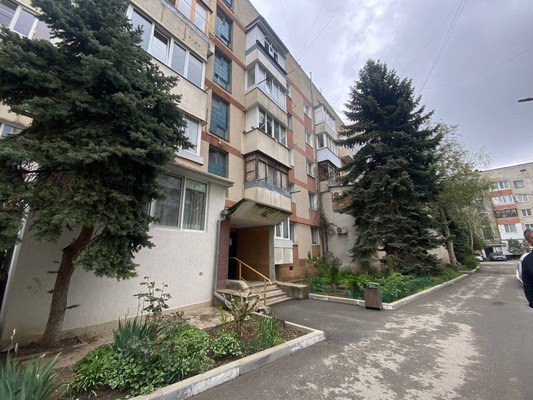 Продам трехкомнатную (3-комн.) квартиру, Беспалова ул, 47А, Симферополь г