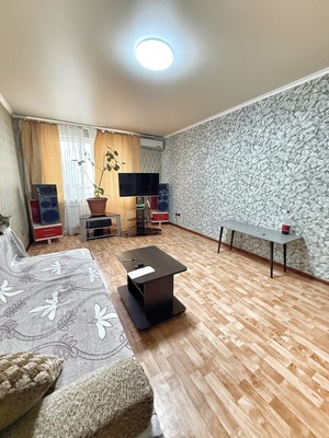 Продам двухкомнатную (2-комн.) квартиру, им. 40-летия Победы ул, 33к8, Краснодар г