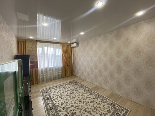 Продам двухкомнатную (2-комн.) квартиру, Зорге ул, 37к1, Ростов-на-Дону г