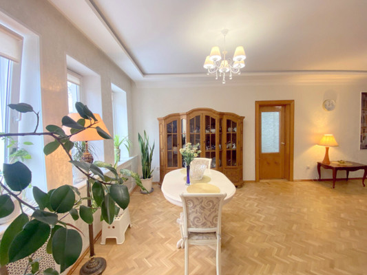 Продам трехкомнатную (3-комн.) квартиру, Ларина ул, 43к1, Ростов-на-Дону г