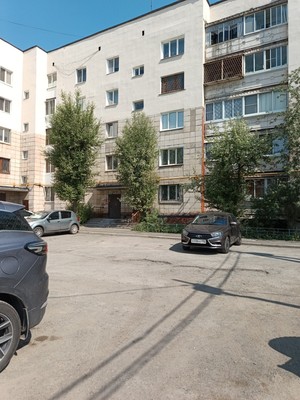 Продам двухкомнатную (2-комн.) квартиру, Чайковского ул, 90, Нижний Тагил г