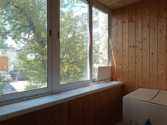 Продам двухкомнатную (2-комн.) квартиру, Чайковского ул, 90, Нижний Тагил г