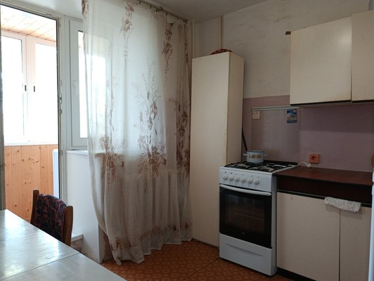 Продам двухкомнатную (2-комн.) квартиру, Чайковского ул, 90, Нижний Тагил г