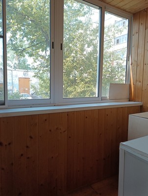 Продам двухкомнатную (2-комн.) квартиру, Чайковского ул, 90, Нижний Тагил г