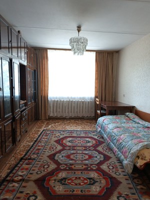 Продам двухкомнатную (2-комн.) квартиру, Чайковского ул, 90, Нижний Тагил г