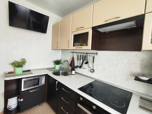 Продам двухкомнатную (2-комн.) квартиру, Антона Петрова ул, 241, Барнаул г