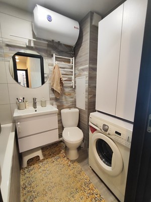 Продам двухкомнатную (2-комн.) квартиру, Антона Петрова ул, 241, Барнаул г