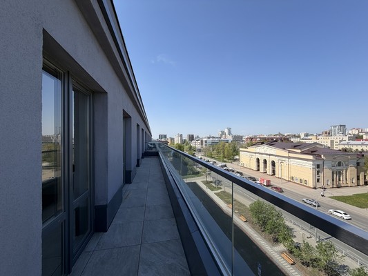 Продам трехкомнатную (3-комн.) квартиру, Павлюхина ул, 26к2, Казань г