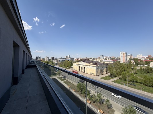 Продам трехкомнатную (3-комн.) квартиру, Павлюхина ул, 26к2, Казань г