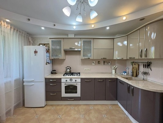 Продам трехкомнатную (3-комн.) квартиру, 4А, Дубровицы п