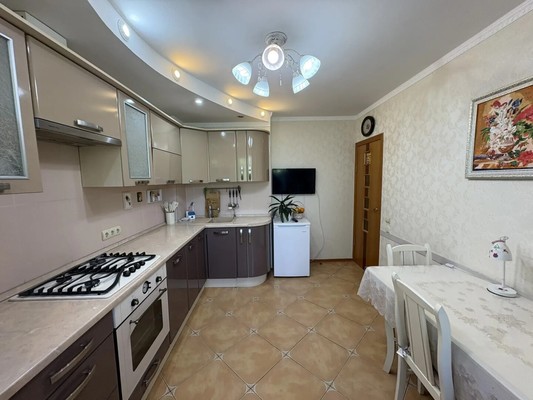 Продам трехкомнатную (3-комн.) квартиру, 4А, Дубровицы п