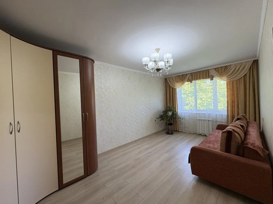 Продам трехкомнатную (3-комн.) квартиру, 4А, Дубровицы п